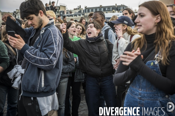 Manifestation spontanée place de la Concorde