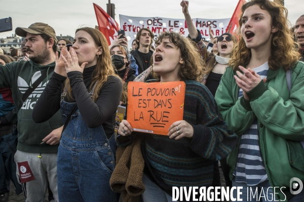 Manifestation spontanée place de la Concorde