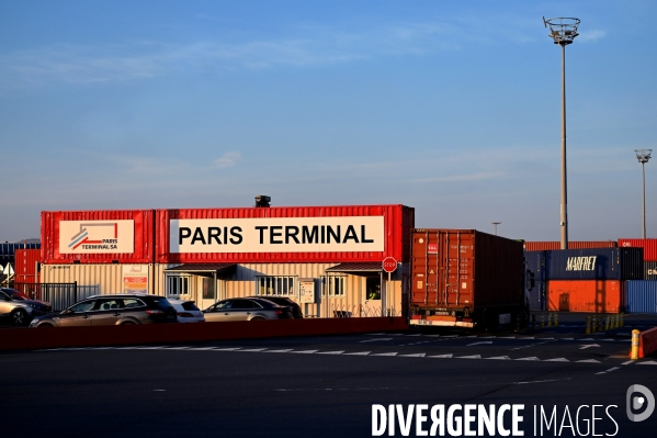 Le port de Gennevilliers