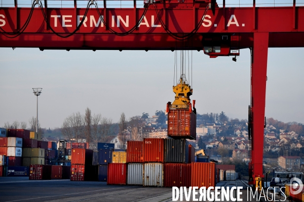 Le port de Gennevilliers