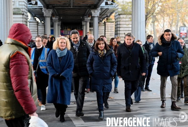 Deplacement de Anne Hidalgo au campement de migrants du boulevard de la chapelle