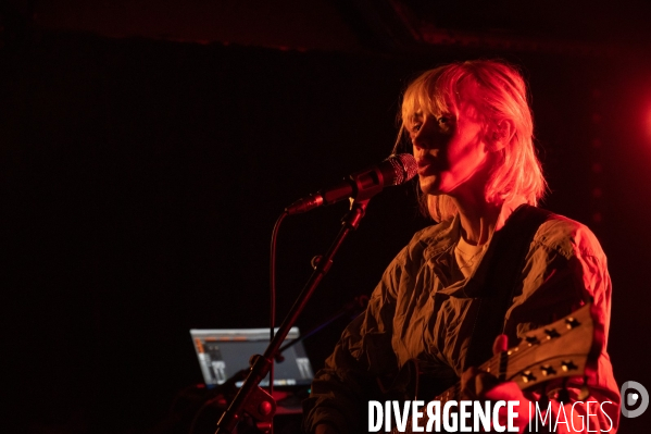 Nina Lili J en concert au Popup