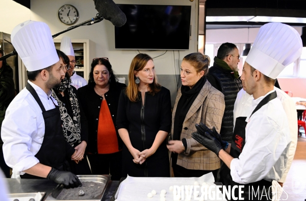 Deplacement de Olivia GREGOIRE et de Carole GRANDJEAN au lycée Hôtelier Guillaume Tirel