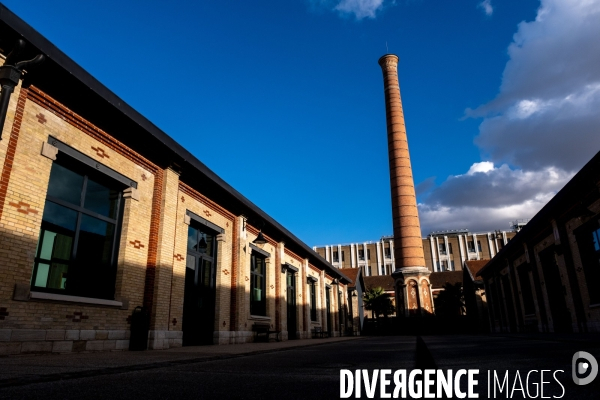 Cheminee de l Institut National du Patrimoine a Aubervilliers