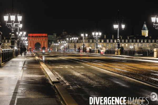 Bordeaux la nuit, le Pont de Pierre