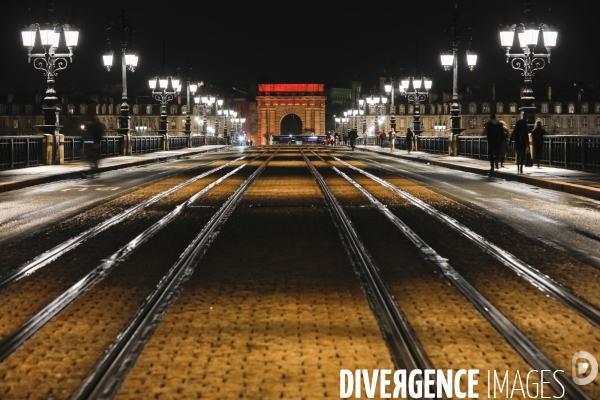 Bordeaux la nuit, le Pont de Pierre