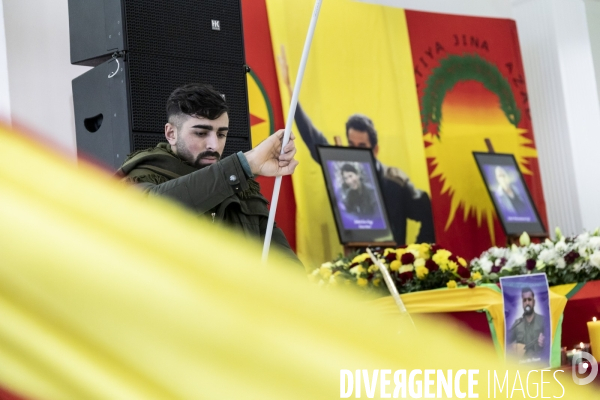 Hommage aux victimes kurdes de l attaque de la rue d Enghien