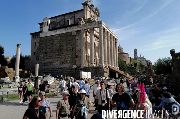 Rome / Le temple d Antonin et Faustine