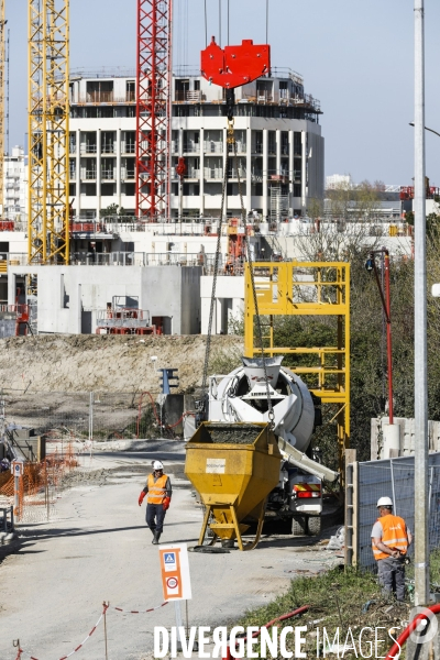 Construction du nouveau quartier Deschamps-Belvédère sur la rive droite de la Garonne