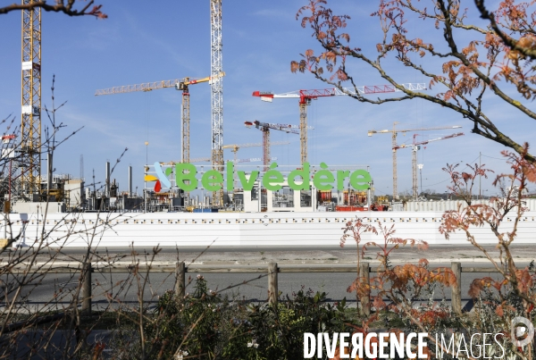 Construction du nouveau quartier Deschamps-Belvédère sur la rive droite de la Garonne