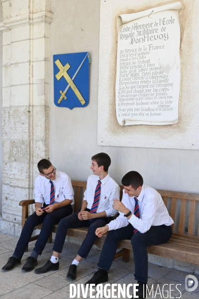 Lycée et collège catholiques de l Abbaye de Pontlevoy