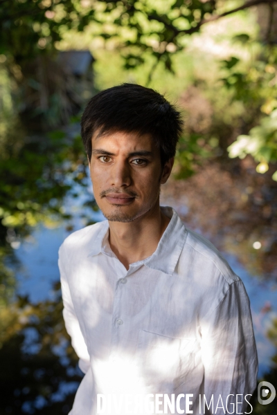 Portrait de Ramin Mazhar, poète et journaliste afghan