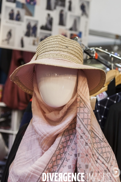 Magasin de vêtements musulman salon UOIF