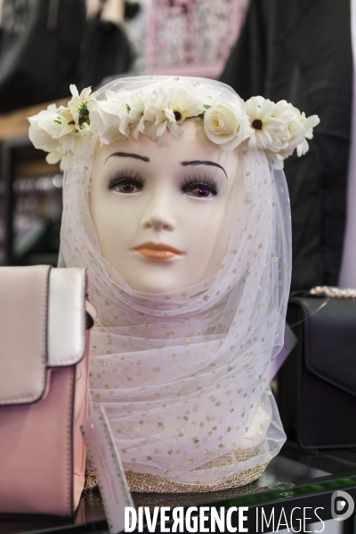 Magasin de vêtements musulman salon UOIF