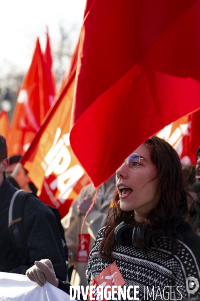 Les jeunes manifestent contre la réforme des retraites