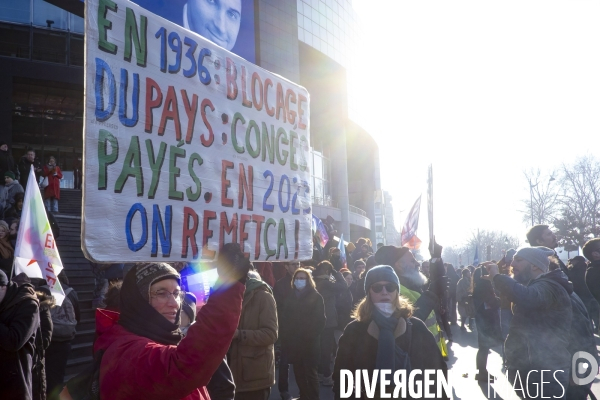 Les jeunes manifestent contre la réforme des retraites