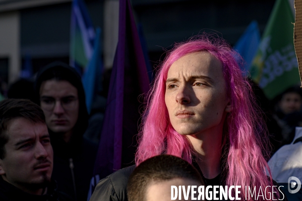 Les jeunes manifestent contre la réforme des retraites