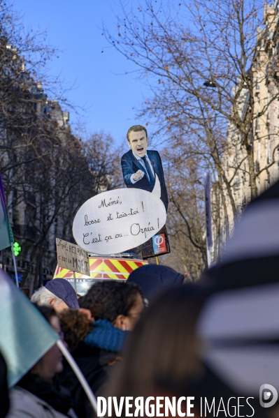 Les jeunes manifestent contre la réforme des retraites