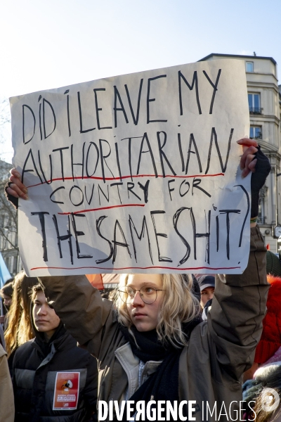 Les jeunes manifestent contre la réforme des retraites