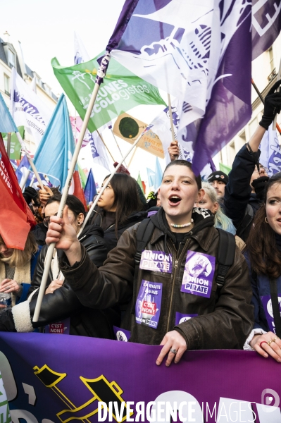 La jeunesse manifeste contre la reforme des retraites, à paris