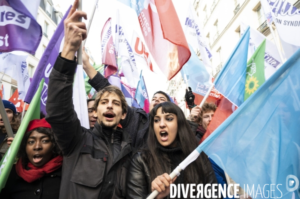 La jeunesse manifeste contre la reforme des retraites, à paris