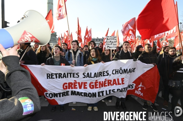 La jeunesse manifeste contre la reforme des retraites, à paris