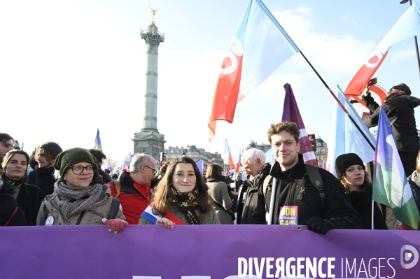 La jeunesse manifeste contre la reforme des retraites, à paris