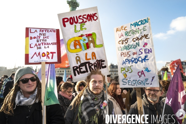 La jeunesse manifeste contre la reforme des retraites, à paris