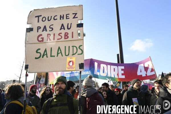 La jeunesse manifeste contre la reforme des retraites, à paris