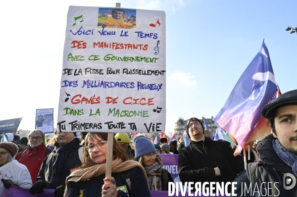 La jeunesse manifeste contre la reforme des retraites, à paris