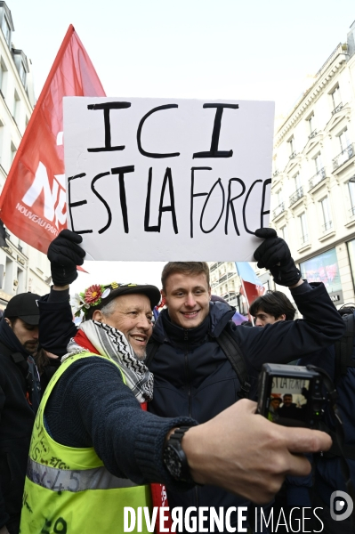 La jeunesse manifeste contre la reforme des retraites, à paris