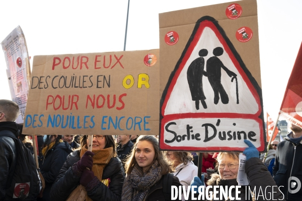 La jeunesse manifeste contre la reforme des retraites, à paris