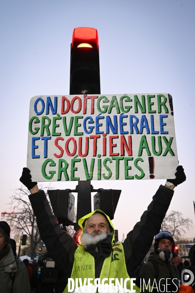 La jeunesse manifeste contre la reforme des retraites, à paris