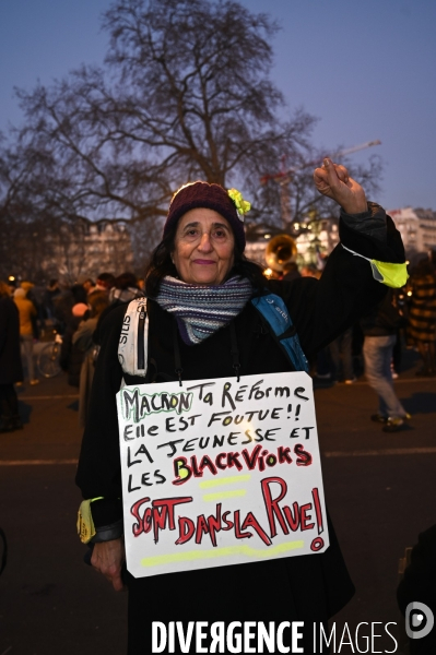 La jeunesse manifeste contre la reforme des retraites, à paris