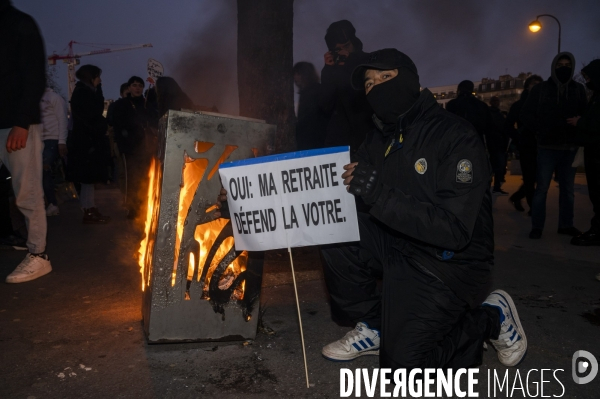 La jeunesse manifeste contre la reforme des retraites, à paris