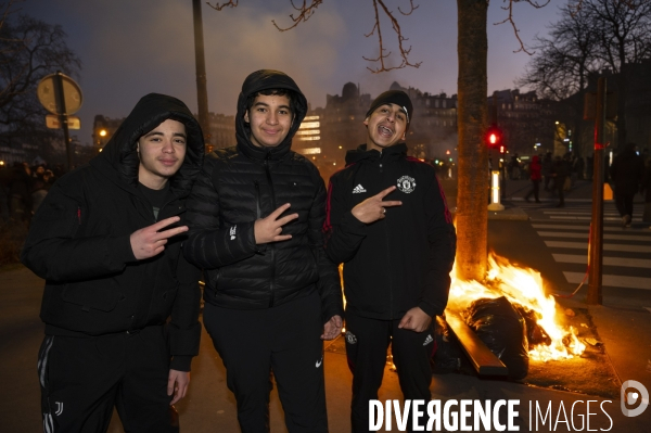 La jeunesse manifeste contre la reforme des retraites, à paris