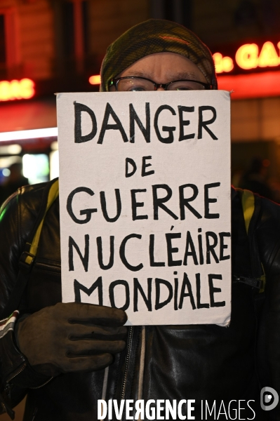 La jeunesse manifeste contre la reforme des retraites, à paris