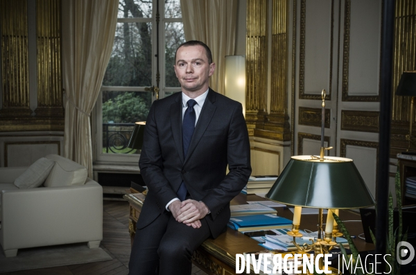 Portrait d olivier dussopt, ministre du travail.