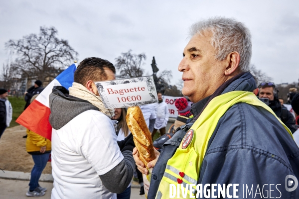 Manifestation   Collectif pour la survie de la boulangerie et de l artisanat 