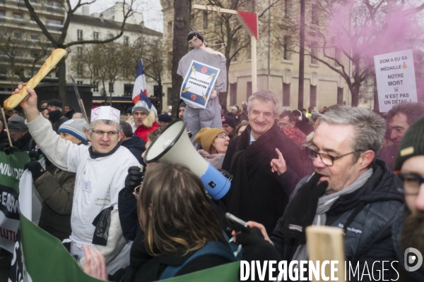 Fra - les artisans et boulangers dans la rue - paris