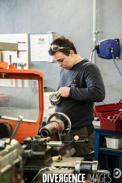 Apprentissage en mécanique de précision au CFA des Compagnons du Devoir de Colomiers.