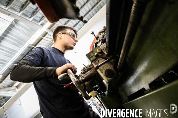 Apprentissage en mécanique de précision au CFA des Compagnons du Devoir de Colomiers.