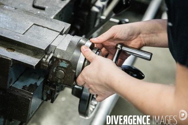 Apprentissage en mécanique de précision au CFA des Compagnons du Devoir de Colomiers.