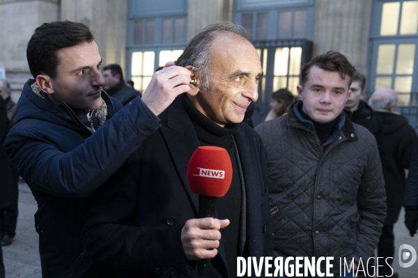 Eric ZEMMOUR devant la  Gare du Nord contre l insécurité dans les transports