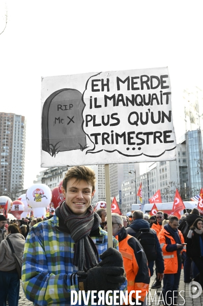 Les jeunes à la manifestation contre la reforme des retraites, paris