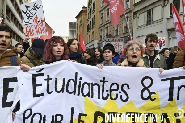 Les jeunes à la manifestation contre la reforme des retraites, paris