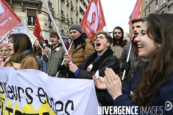 Les jeunes à la manifestation contre la reforme des retraites, paris