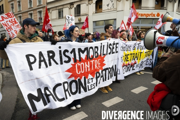 Les jeunes à la manifestation contre la reforme des retraites, paris