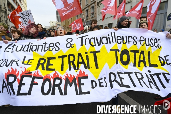 Les jeunes à la manifestation contre la reforme des retraites, paris