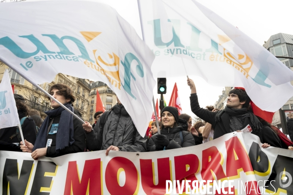 Les jeunes à la manifestation contre la reforme des retraites, paris